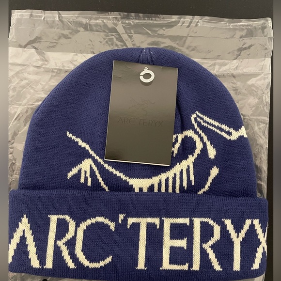Arc’teryx bird word toque - Picture 1 of 2